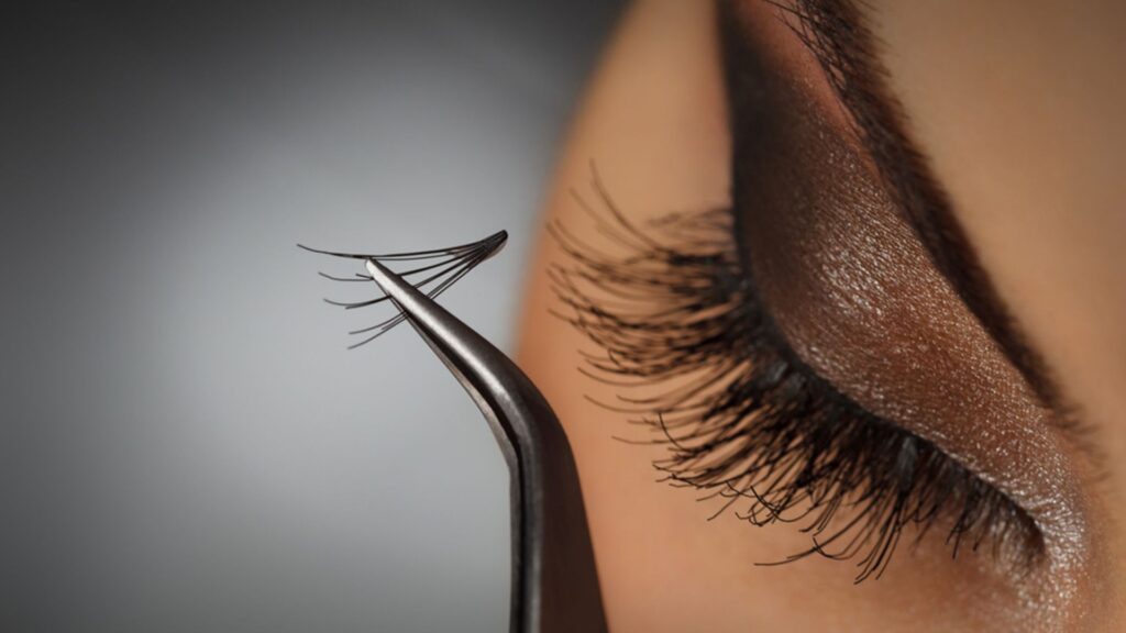 Choosing the Right Option for You Eyelash Extensions