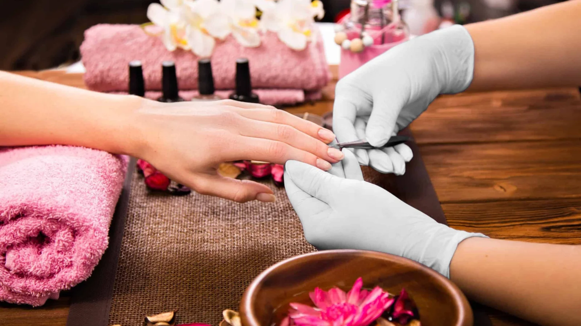 Glamour at Your Fingertips: Transformative Nail Salon Services