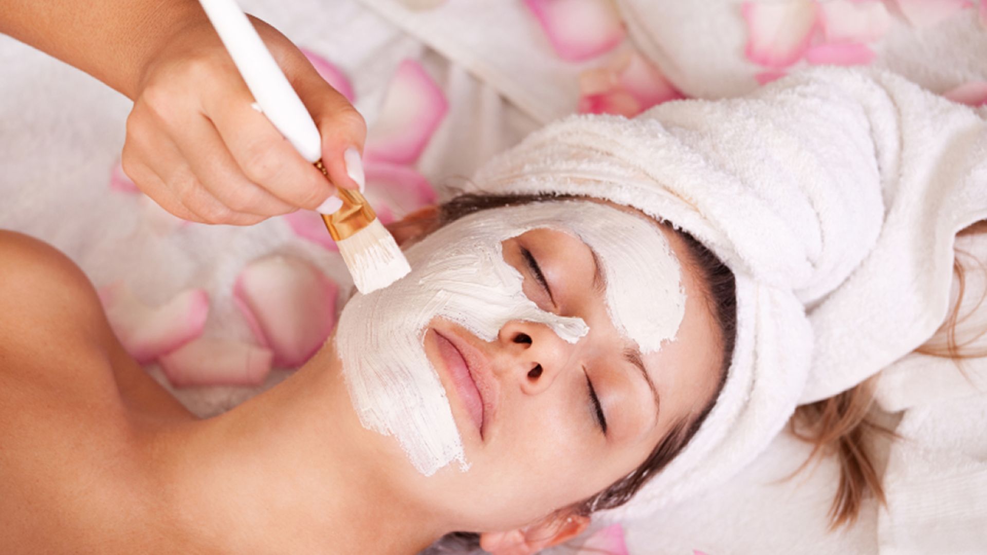 Natural and Eco-Friendly Facial Treatments