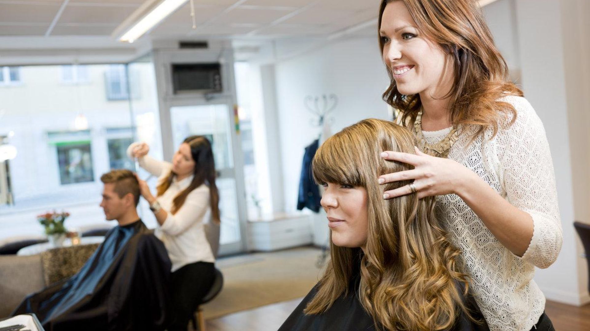 Top Benefits of Choosing the Right Hair Salon in Dubai